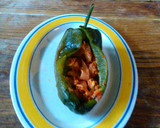 Foto del paso 3 de la receta: Chiles rellenos envueltos en pasta de hojaldre