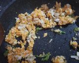 Foto langkah ke 4 dari resep Oseng telur kornet.