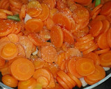 Foto del paso 4 de la receta: Zanahorias con pasta y gambas al pilpil al toque de requesón