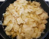 Foto del paso 1 de la receta: Tortilla de patata guisada con pimientos