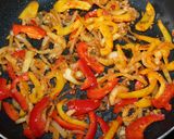 Sajtos-csirkés fajitas spagetti recept fázis 4 fotója