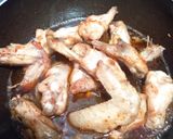 Foto langkah ke 4 dari resep Sayap Ayam Goreng Saus Mentega.