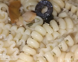Foto del paso 5 de la receta: Riccioli, con ajo, guindilla y olivas negras