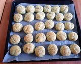 Medvehagymás, sajtos pogácsa recept fázis 10 fotója