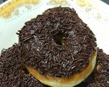 Foto langkah ke 5 dari resep Donat coklat mesis.