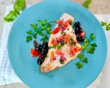 Foto del passaggio 3 della ricetta Filetto di Orata alla Mediterranea