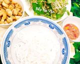 A picture of step 5 of Bún Riêu Cua with Crispy Pork Fat.
