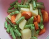 Foto langkah ke 3 dari resep Kare ayam + sayur.