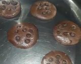 Foto langkah ke 4 dari resep Cookis choco chip no oven no mixer.