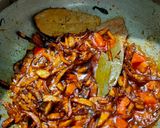 A picture of step 3 of Veg pulao.