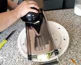 Foto del paso 9 de la receta: Lasaña de Calabacin con Carne Picada de Pollo al ajo y perejil
