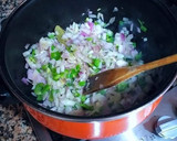 Foto del paso 2 de la receta: Estofado de pollo con champiñones, zanahoria y patatas