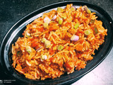 સેઝવાન ફ્રાઈડ રાઈસ (Schezwan Fried Rice Recipe In Gujarati)