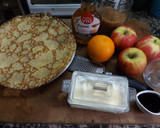 Foto del paso 1 de la receta: Crêpes crocantes con manzana caramelizada al vino tinto