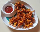 कुरकुरीत कांदा भजी (Kanda Bhajji Recipe In Marathi) रेसिपी स्टेप 6 फोटो