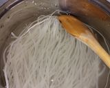 Foto del paso 2 de la receta: Fideos  en salsa Blanca (noodles)