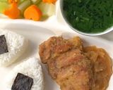 Hình bước làm 3 của món Gà sốt táo cho bé