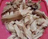 Foto langkah ke 1 dari resep Ayam Suwir Saus Tiram.