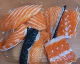 Foto langkah ke 1 dari resep Sup Tulang Ikan Salmon.