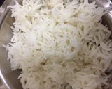 A picture of step 1 of Hariyali pulav.