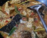 Foto langkah ke 5 dari resep Mangut Ikan Patin Kemangi.