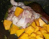 Gambar langkah 3 resipi Masak Lemak Ayam dengan Labu Kuning.