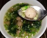 Foto langkah ke 4 dari resep 10. Pentol kuah mama suka.