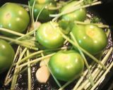 A picture of step 2 of Salsa Verde.