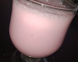 A picture of step 4 of Strawberry shake.