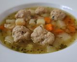 Tárkonyos karalábéleves húsgombóccal recept fázis 3 fotója