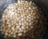 Foto del paso 1 de la receta: Crema de garbanzos con picatostes