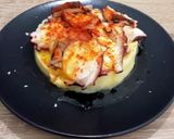 Foto del paso 4 de la receta: Pulpo a la gallega sobre puré de patata y coliflor