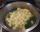 Foto del paso 2 de la receta: Gazpachuelo malagueño con brócoli y patatas