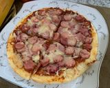 Foto langkah ke 8 dari resep Pizza Cheesy Barberque Oven Crispi & Yummii.