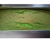 Foto langkah ke 6 dari resep Bolu pandan panggang.