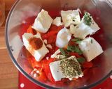 Foto del passaggio 1 della ricetta 32 • Ktipiti, salsa greca di peperoni e feta 🇬🇷
