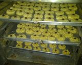 Foto langkah ke 5 dari resep Kue Semprit.
