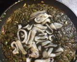 Foto del paso 6 de la receta: Arroz negro con calamares