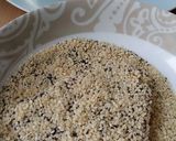 A picture of step 3 of Vickys Sesame & Poppy Seed Crusted Tuna, GF DF EF SF NF.