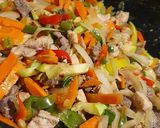 Foto del paso 2 de la receta: Pasta al Wok Mixta (Carne y pollo)