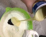 A picture of step 2 of Vanilla bean ice cream with ginger biscuits, caramel and chocolate.