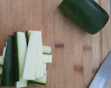 Une image de l'étape 2 de Pickels de courgette au curcuma.