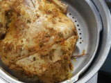 دجاجة مبخرة و محمرة و محشية شعرية 🍗👌