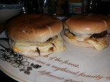 Hamburguesa con cebolla con panela