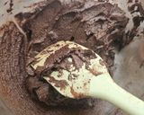 Gambar langkah 6 resipi Gluten-free Double Chocolate Chunks Soft Cookies.