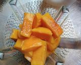 Gambar langkah 1 resipi Mango Shake.