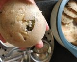 A picture of step 4 of Oats idli.