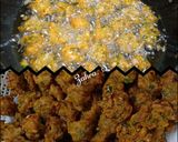 A picture of step 3 of Crispy Tukdi bhajiyas.