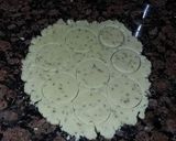 A picture of step 4 of Zeera biscuits.
