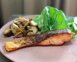 A picture of step 5 of Grilled salmon with garlic Eryngii mushroom.
